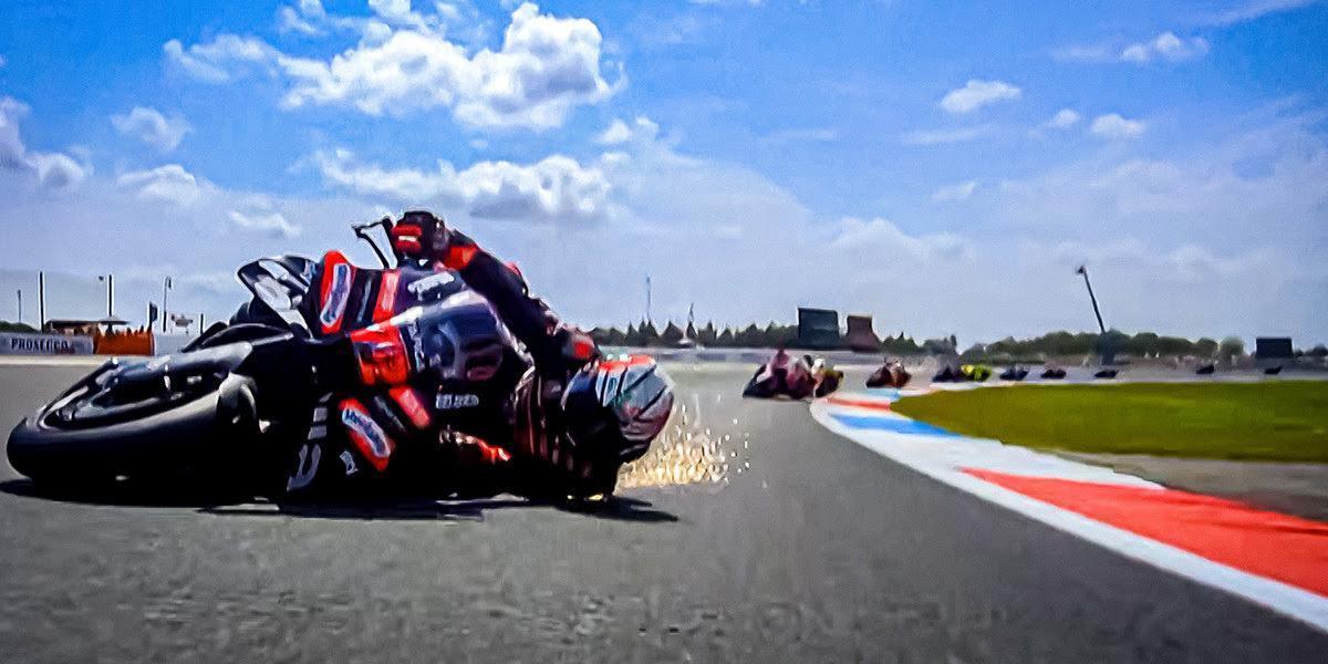 OGURA CONSIGUE SU PRIMERA VICTORIA EN MOTOGP OGURA CONSIGUE SU PRIMERA VICTORIA EN MOTOGP
