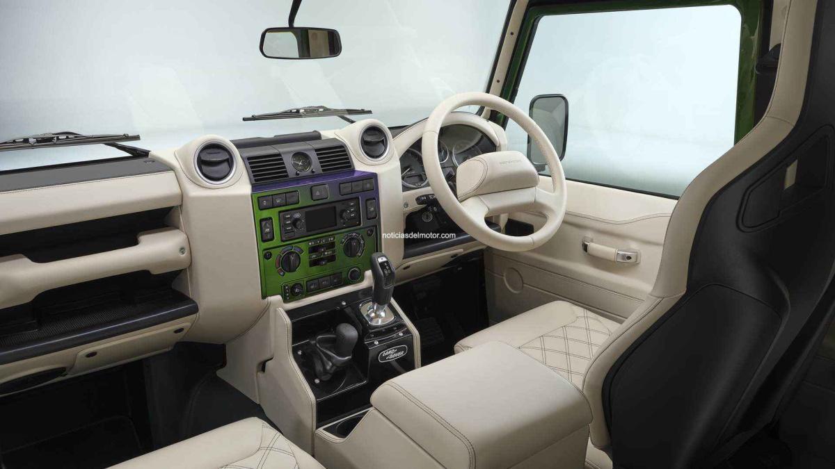 LA FAMILIA CLASSIC DEFENDER V8, CON ACABADOS CAMBIANTES, INCORPORA UNA NUEVA OPCIÓN DOUBLE CAB LA FAMILIA CLASSIC DEFENDER V8, CON ACABADOS CAMBIANTES, INCORPORA UNA NUEVA OPCIÓN DOUBLE CAB