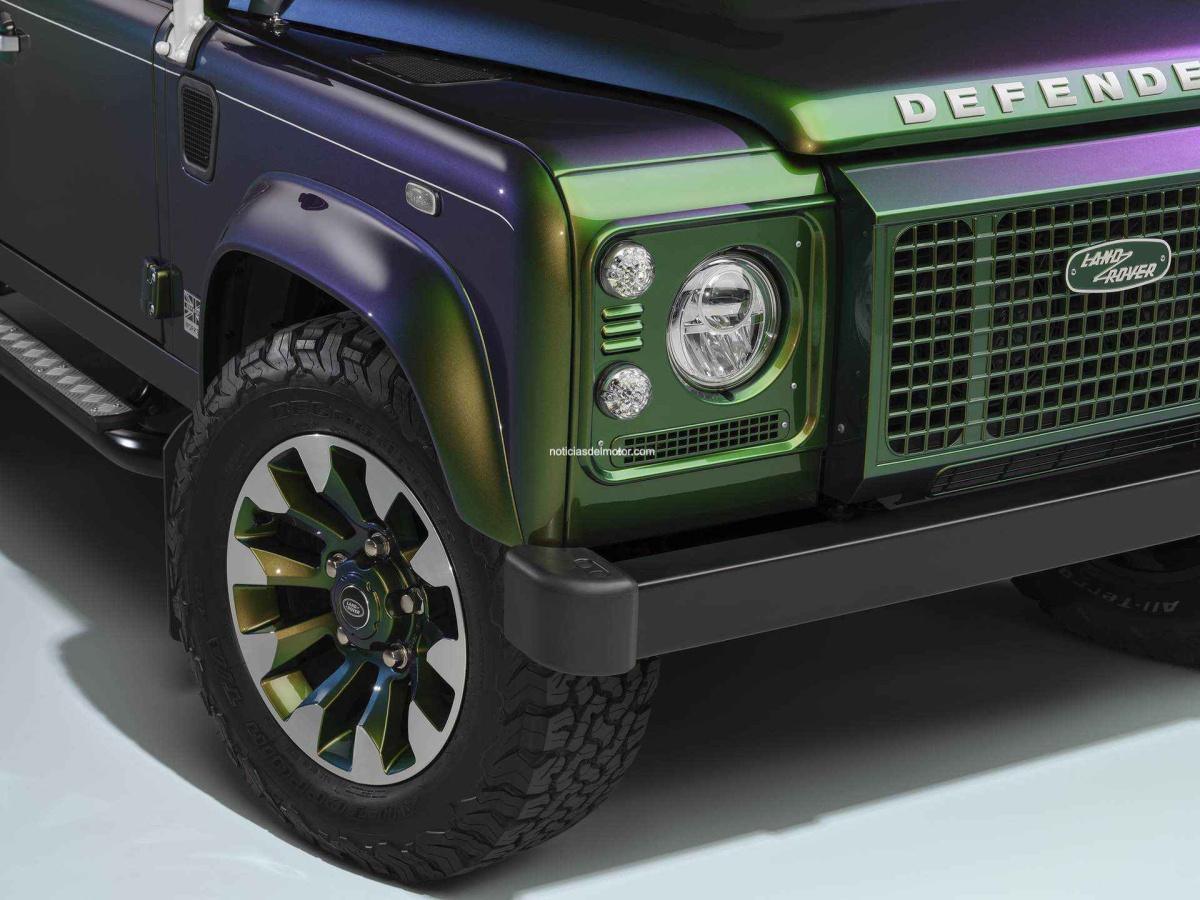 LA FAMILIA CLASSIC DEFENDER V8, CON ACABADOS CAMBIANTES, INCORPORA UNA NUEVA OPCIÓN DOUBLE CAB