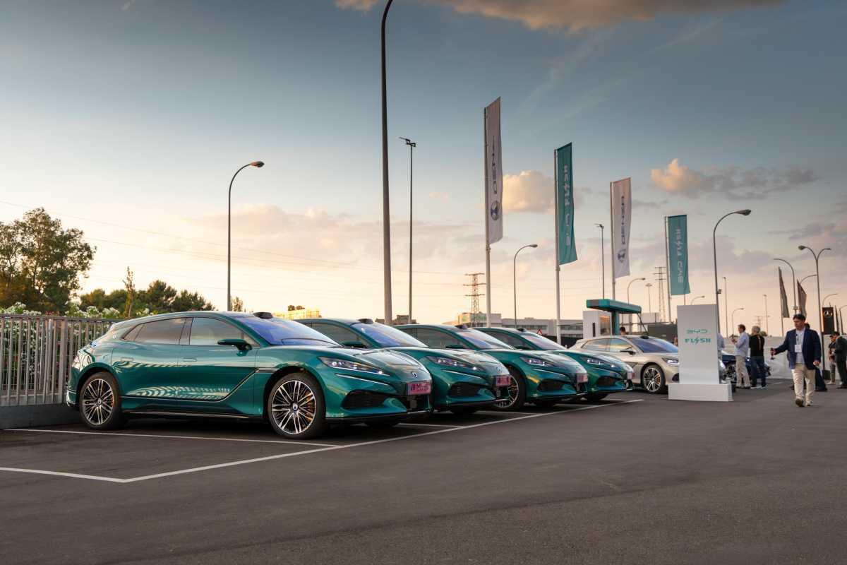 DENZA, LA MARCA PREMIUM DE BYD, SE PRESENTA OFICIALMENTE EN ESPAÑA JUNTO A LA TECNOLOGÍA DE CARGA ULTRARRÁPIDA FLASH CHARGING