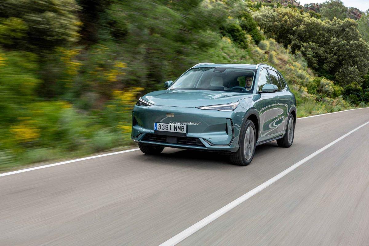 TECNOLOGÍA PREMIUM AL ALCANCE DE TODOS: LA ESTRATEGIA DE GEELY PARA DEMOCRATIZAR EL COCHE ELECTRIFICADO