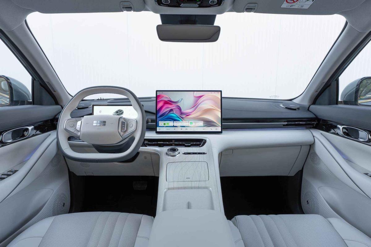 TECNOLOGÍA PREMIUM AL ALCANCE DE TODOS: LA ESTRATEGIA DE GEELY PARA DEMOCRATIZAR EL COCHE ELECTRIFICADO