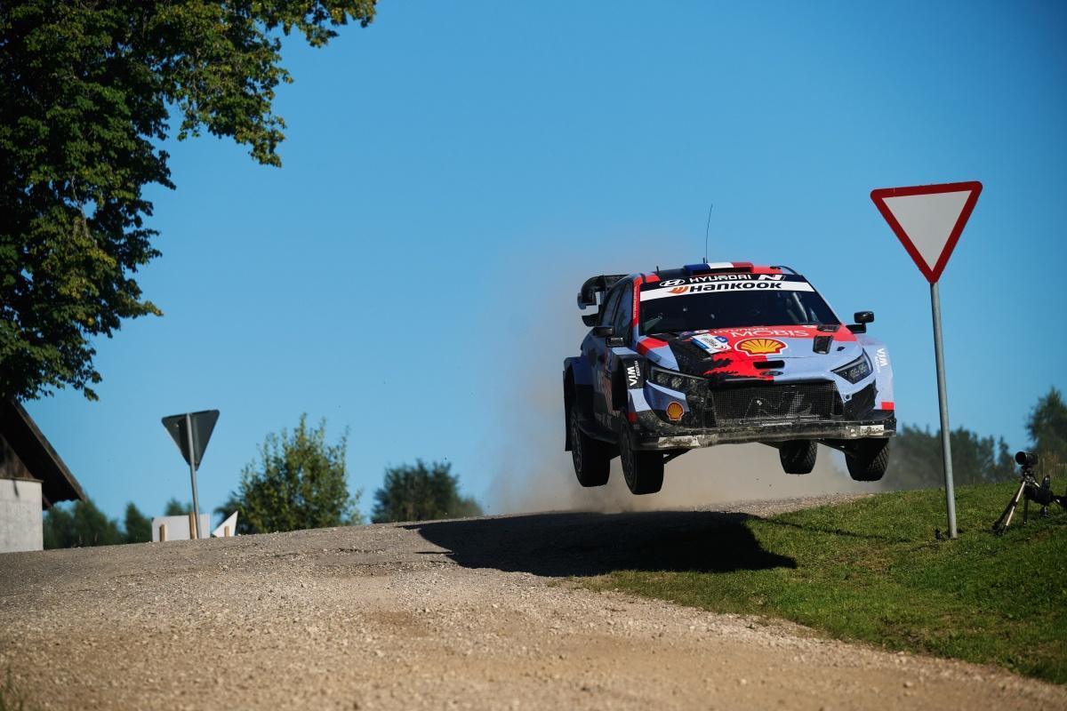 Rally de Estonia: Adrien Fourmaux y Alexandre Coria, de Hyundai Motorsport, consiguen el tercer puesto Rally de Estonia: Adrien Fourmaux y Alexandre Coria, de Hyundai Motorsport, consiguen el tercer puesto