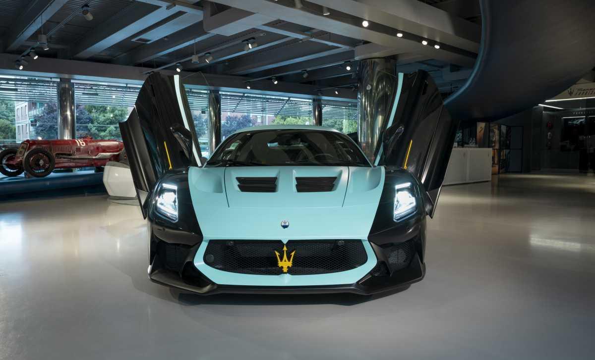 LA LEYENDA DEL MASERATI MC12 SE REENCARNÓ EN UN GT2 STRADALE FUORISERIE PRESENTADO EN MÓDENA LA LEYENDA DEL MASERATI MC12 SE REENCARNÓ EN UN GT2 STRADALE FUORISERIE PRESENTADO EN MÓDENA