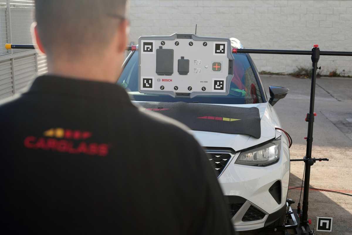CARGLASS® ESPAÑA CUMPLE UNA DÉCADA RECALIBRANDO SISTEMAS ADAS Y SUPERA LAS 500.000 RECALIBRACIONES CARGLASS® ESPAÑA CUMPLE UNA DÉCADA RECALIBRANDO SISTEMAS ADAS Y SUPERA LAS 500.000 RECALIBRACIONES