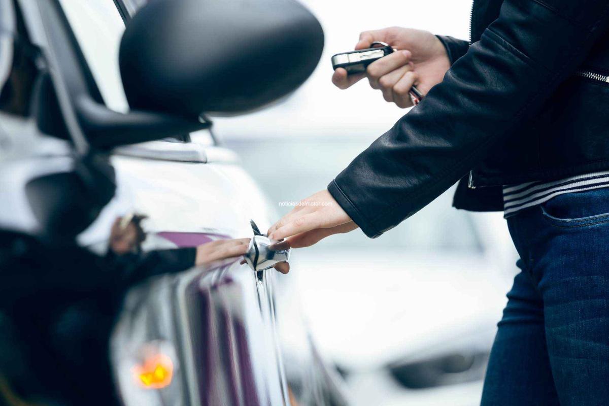 LOS LADRONES TARDAN MINUTOS EN INUTILIZAR EL LOCALIZADOR DEL COCHE: POR QUÉ LOS SISTEMAS OCULTOS MARCAN LA DIFERENCIA LOS LADRONES TARDAN MINUTOS EN INUTILIZAR EL LOCALIZADOR DEL COCHE: POR QUÉ LOS SISTEMAS OCULTOS MARCAN LA DIFERENCIA