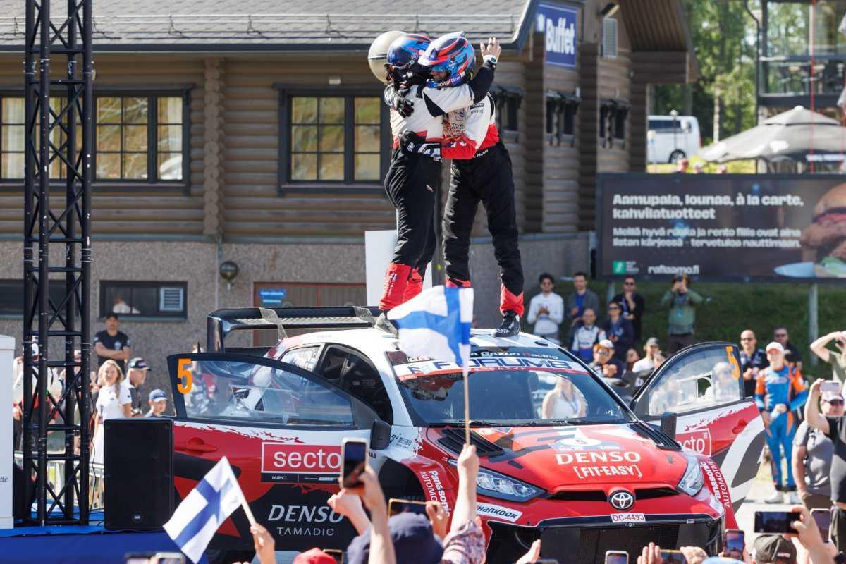 TRIPLETE DE TOYOTA EN EL RALLY DE FINLANDIA TRIPLETE DE TOYOTA EN EL RALLY DE FINLANDIA