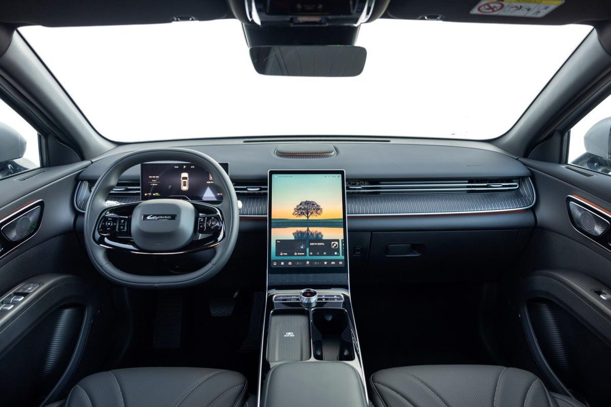 LEPAS L8 SÚPER HÍBRIDO: EL SUV QUE NO DEJA NADA FUERA DE LAS VACACIONES
