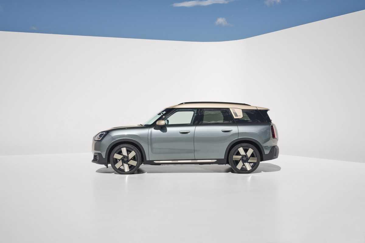 25 AÑOS DE DISEÑO MINI EN EL GRUPO BMW: DEL MINI CLÁSICO A UN NUEVO ICONO