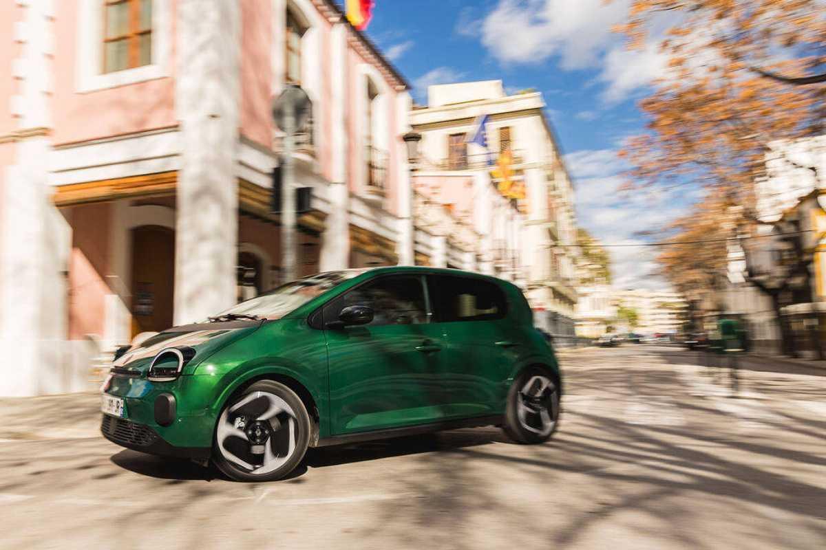 Twingo E-Tech eléctrico. Un coche para los que sonríen a la ciudad desde 13.415€
