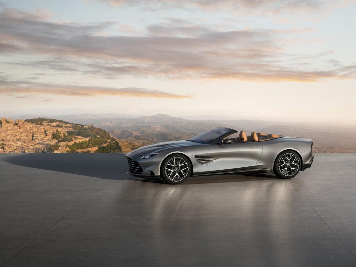 ASTON MARTIN RINDE HOMENAJE A SU TRADICIÓN EN LAS CARRERAS DURANTE LA MONTEREY CAR WEEK ASTON MARTIN RINDE HOMENAJE A SU TRADICIÓN EN LAS CARRERAS DURANTE LA MONTEREY CAR WEEK