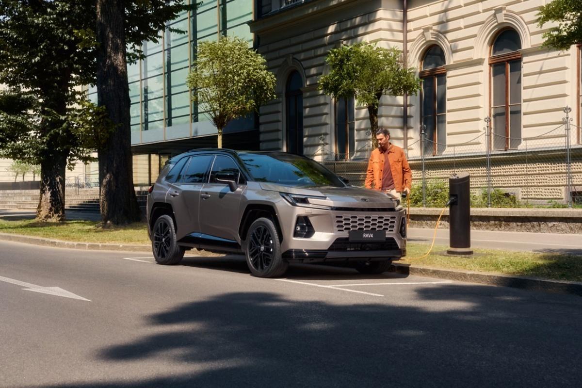 TOYOTA ESPAÑA REFUERZA EL ATRACTIVO DE LA GAMA ELECTRIFICADA APROVECHANDO EL PROGRAMA AUTO+ TOYOTA ESPAÑA REFUERZA EL ATRACTIVO DE LA GAMA ELECTRIFICADA APROVECHANDO EL PROGRAMA AUTO+