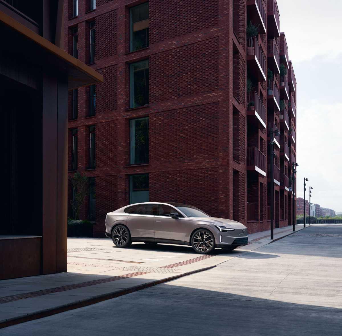 LA NUEVA APLICACIÓN SAFETY COACH AYUDA A LOS CONDUCTORES DE VEHÍCULOS VOLVO A DESARROLLAR HÁBITOS MÁS SEGUROS Y REDUCIR LAS CUOTAS DEL SEGURO LA NUEVA APLICACIÓN SAFETY COACH AYUDA A LOS CONDUCTORES DE VEHÍCULOS VOLVO A DESARROLLAR HÁBITOS MÁS SEGUROS Y REDUCIR LAS CUOTAS DEL SEGURO