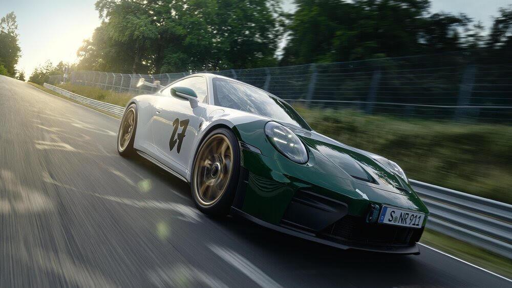 Porsche rinde homenaje a los 100 años del Nürburgring con una edición comercial del 911 GT3. Porsche rinde homenaje a los 100 años del Nürburgring con una edición comercial del 911 GT3.