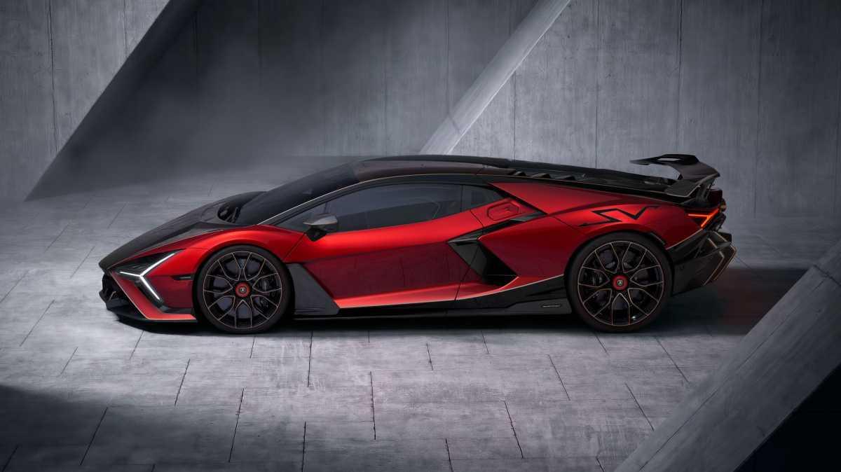 LAMBORGHINI REVUELTO SV: UNA NUEVA DIMENSIÓN DE LA CONDUCCIÓN LAMBORGHINI REVUELTO SV: UNA NUEVA DIMENSIÓN DE LA CONDUCCIÓN