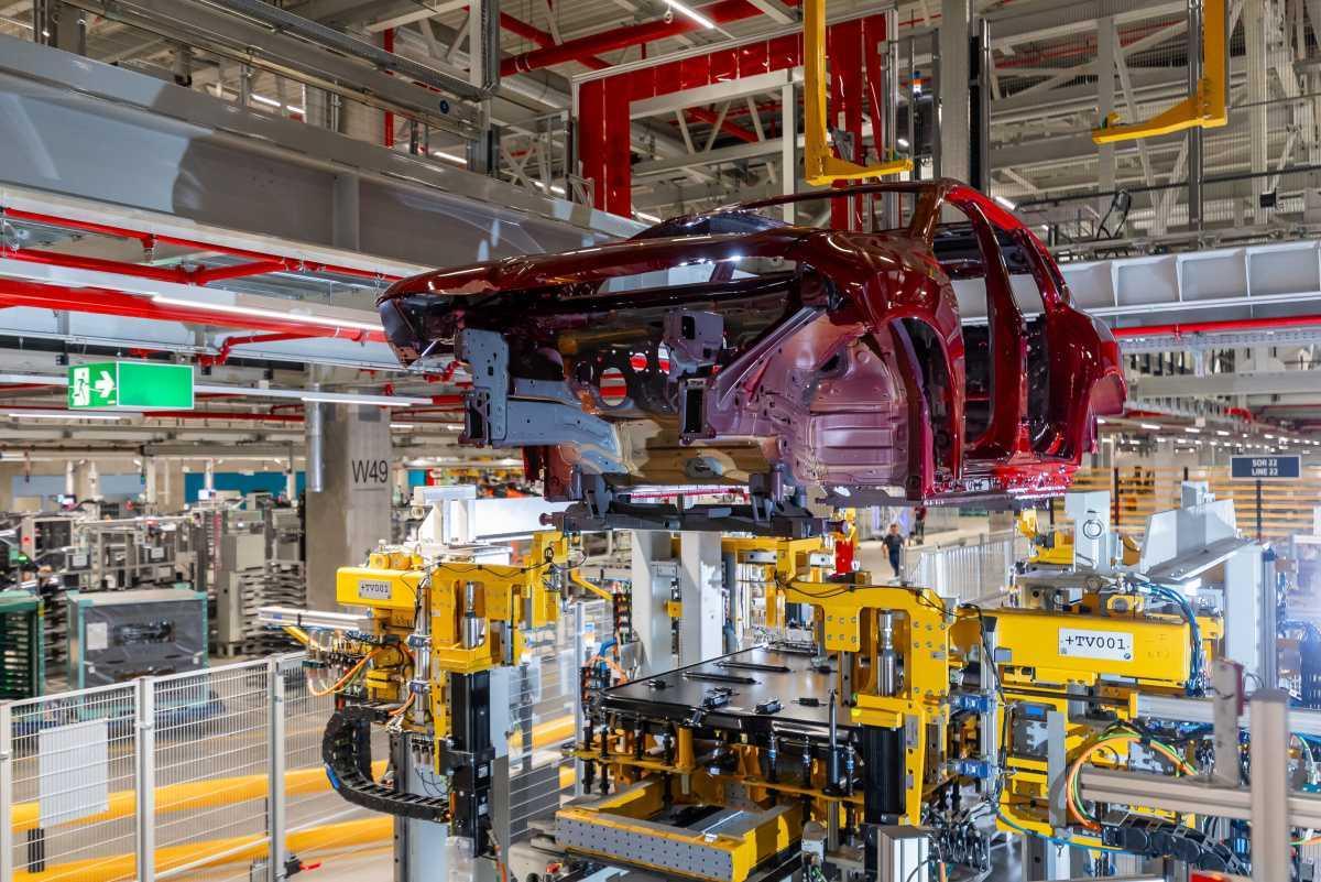 LA PLANTA DE BMW GROUP EN DEBRECEN FABRICA EL BMW IX3 NÚMERO 50.000 LA PLANTA DE BMW GROUP EN DEBRECEN FABRICA EL BMW IX3 NÚMERO 50.000