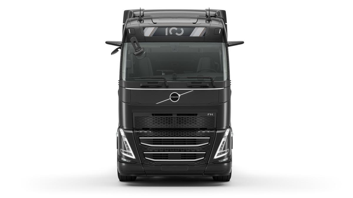 VOLVO TRUCKS LANZA UN CAMIÓN EDICIÓN ESPECIAL PARA CELEBRAR SU 100 ANIVERSARIO.