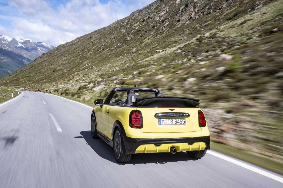 EL MINI JOHN COOPER WORKS CABRIO: MÁXIMO RENDIMIENTO AL AIRE LIBRE