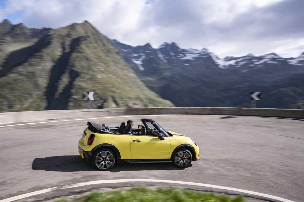 EL MINI JOHN COOPER WORKS CABRIO: MÁXIMO RENDIMIENTO AL AIRE LIBRE