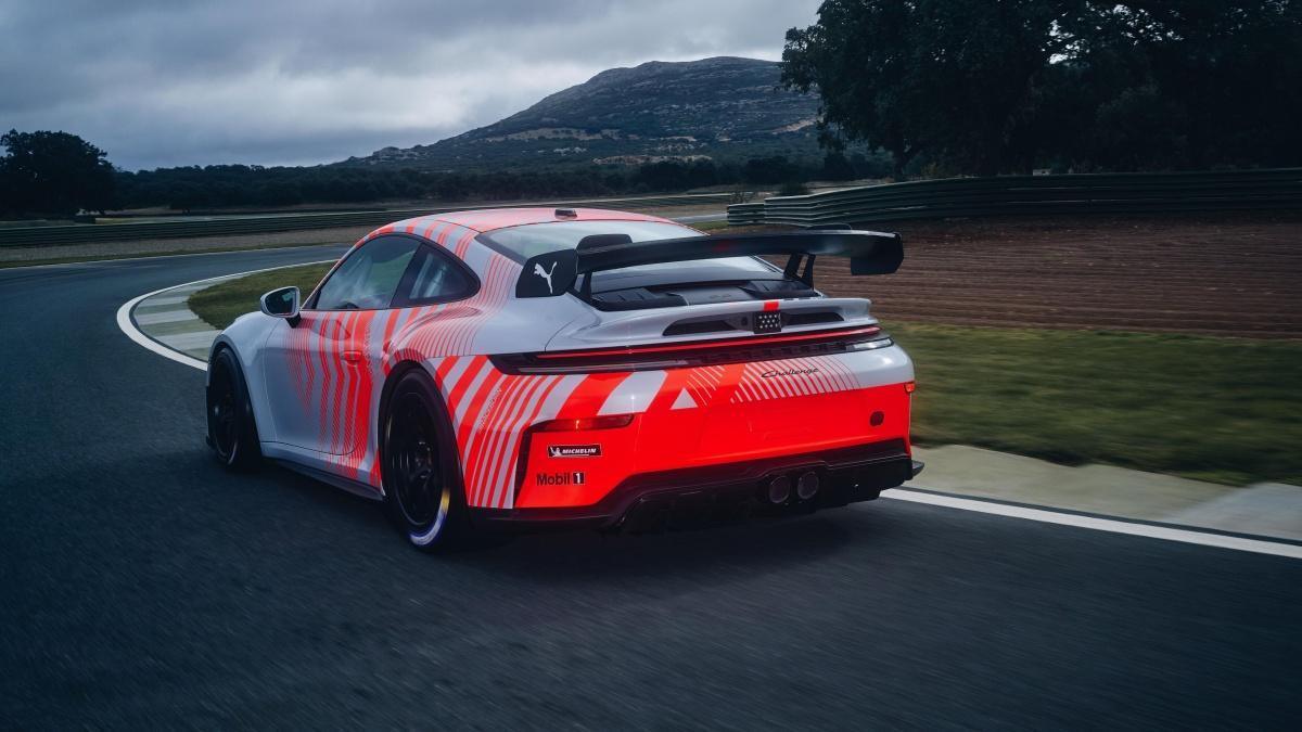 NUEVO 911 CHALLENGE: UN VERDADERO COCHE DE COMPETICIÓN NUEVO 911 CHALLENGE: UN VERDADERO COCHE DE COMPETICIÓN