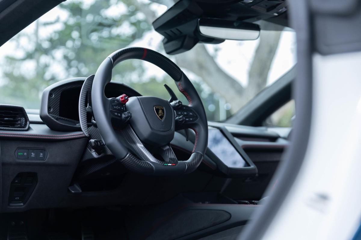 LAMBORGHINI TEMERARIO TRICOLORE: UNA CELEBRACIÓN DE LA EXCELENCIA ITALIANA