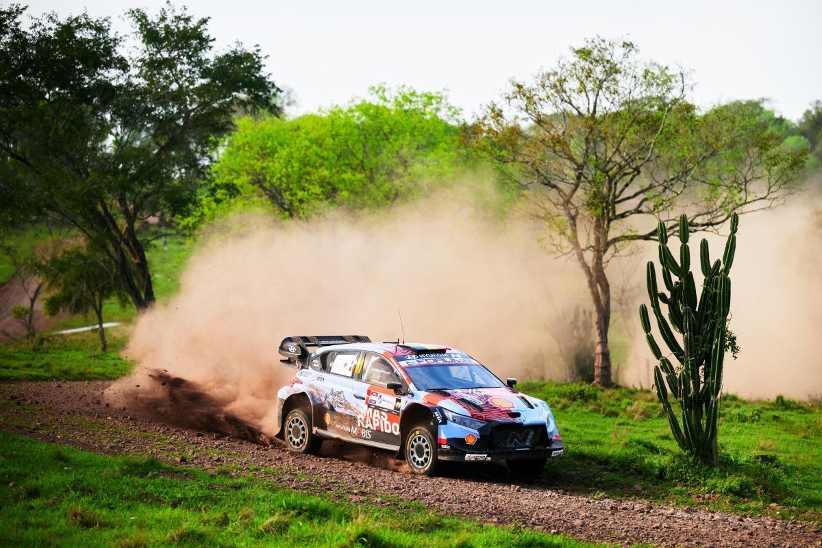 Rally de Paraguay: Sábado tranquilo para Paddon; Fourmaux brilla en Paraguay