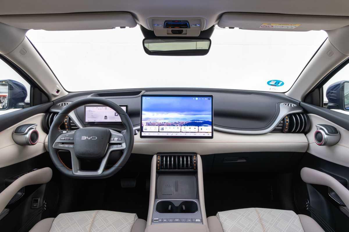 LA EVOLUCIÓN DE LA E-PLATFORM 3.0 TRANSFORMA AL BYD ATTO 3 EVO EN UN SUV MÁS RÁPIDO, EFICIENTE Y AVANZADO TECNOLÓGICAMENTE LA EVOLUCIÓN DE LA E-PLATFORM 3.0 TRANSFORMA AL BYD ATTO 3 EVO EN UN SUV MÁS RÁPIDO, EFICIENTE Y AVANZADO TECNOLÓGICAMENTE
