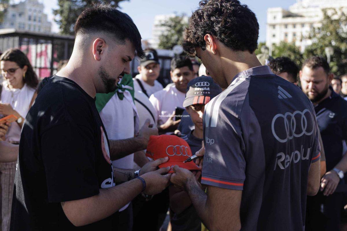 Gabriel Bortoleto protagoniza el estreno de la experiencia Audi en Plaza de Colón