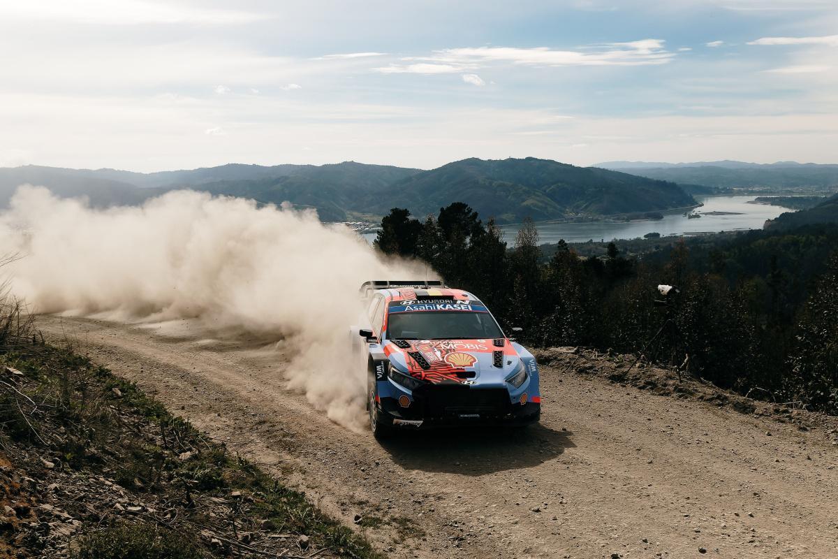 Rally de Chile: Hyundai Motorsport cierra el viernes con Adrien Fourmaux en la lucha por el podio
