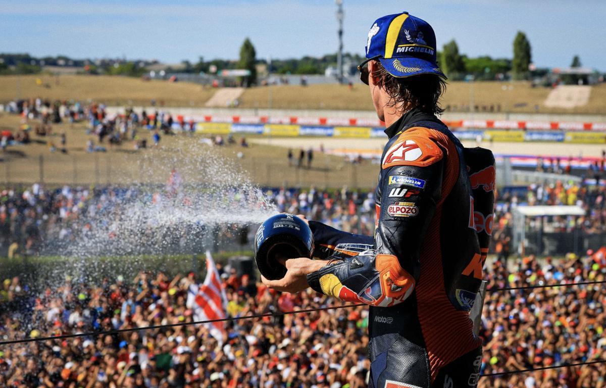 Márquez SACA REDITO DEL ERROR DE Bezzecchi Y SE AUPA AL LIDERATO Márquez SACA REDITO DEL ERROR DE Bezzecchi Y SE AUPA AL LIDERATO