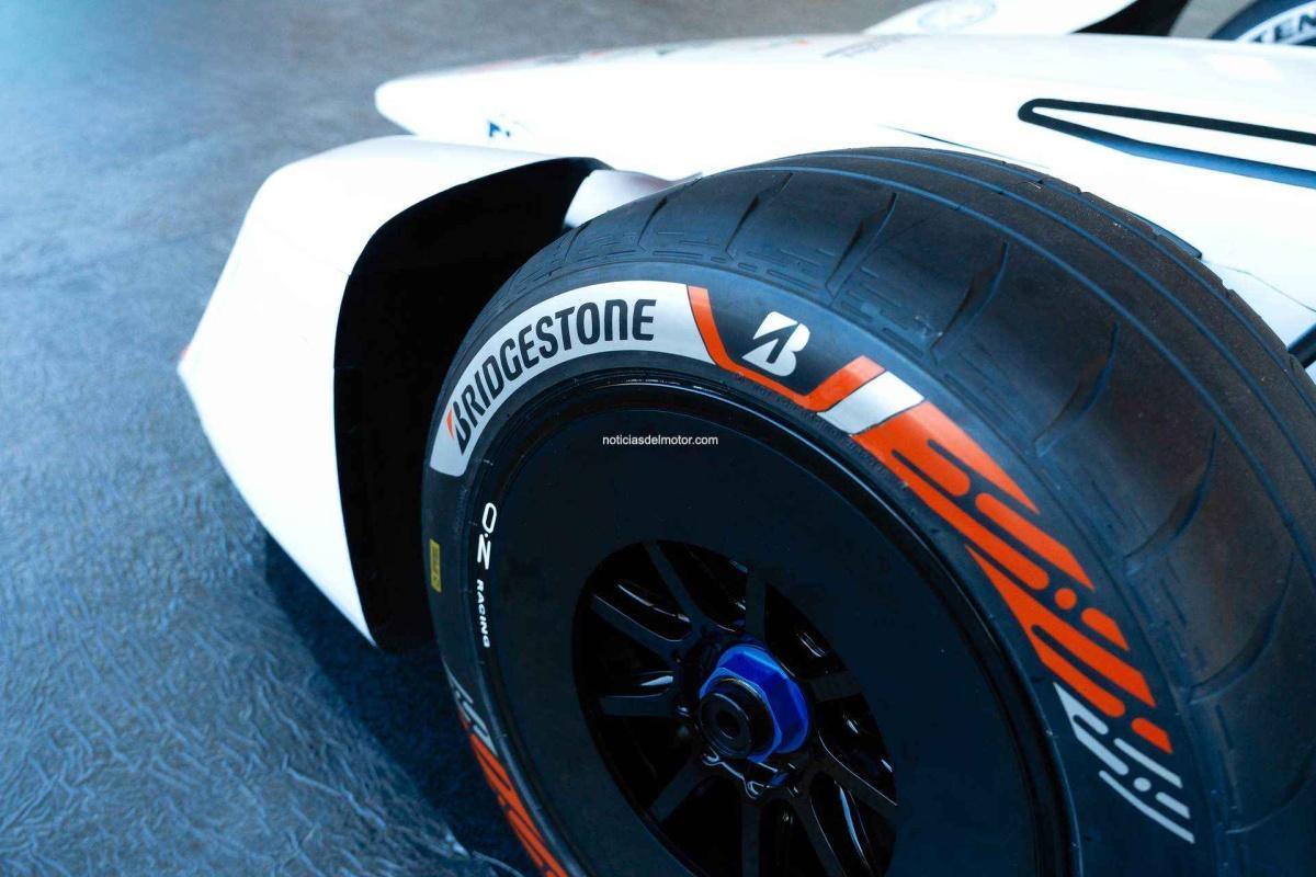 BRIDGESTONE INICIA UNA NUEVA ETAPA COMO PROVEEDOR EXCLUSIVO DE NEUMÁTICOS DEL CAMPEONATO MUNDIAL ABB FIA DE FÓRMULA E BRIDGESTONE INICIA UNA NUEVA ETAPA COMO PROVEEDOR EXCLUSIVO DE NEUMÁTICOS DEL CAMPEONATO MUNDIAL ABB FIA DE FÓRMULA E