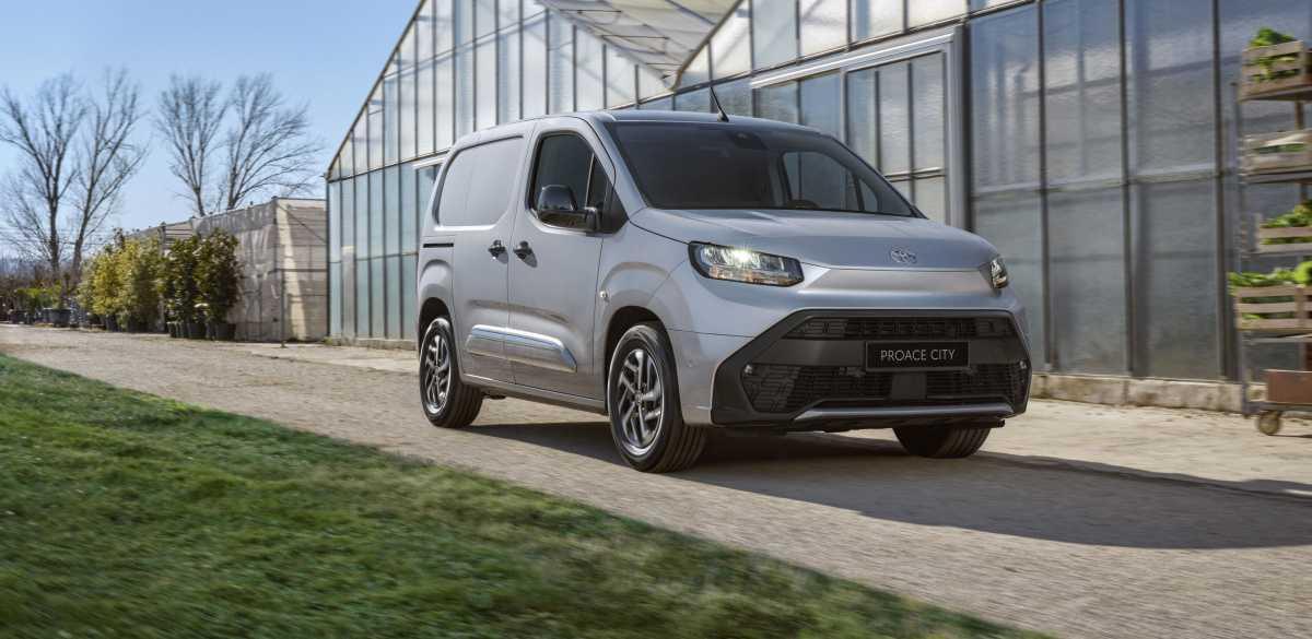 TOYOTA PROFESSIONAL SIMPLIFICA SU GAMA 2027 Y REFUERZA EL EQUIPAMIENTO DE PROACE Y PROACE CITY