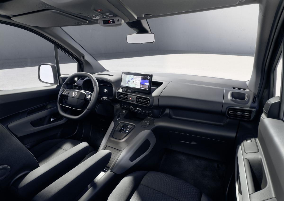 TOYOTA PROFESSIONAL SIMPLIFICA SU GAMA 2027 Y REFUERZA EL EQUIPAMIENTO DE PROACE Y PROACE CITY