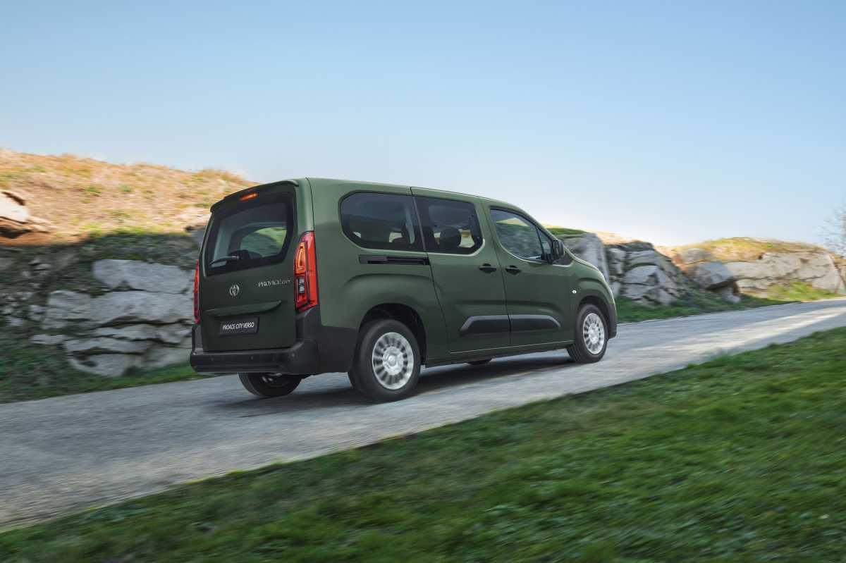 TOYOTA PROFESSIONAL SIMPLIFICA SU GAMA 2027 Y REFUERZA EL EQUIPAMIENTO DE PROACE Y PROACE CITY