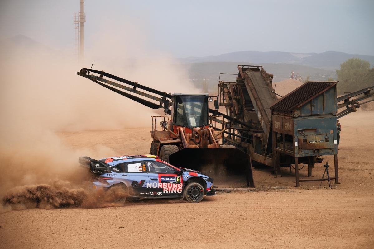 Rally de Italia-Cerdeña: Las tripulaciones de Hyundai Motorsport ocupan los dos primeros puestos en un emocionante duelo en Cerdeña Rally de Italia-Cerdeña: Las tripulaciones de Hyundai Motorsport ocupan los dos primeros puestos en un emocionante duelo en Cerdeña