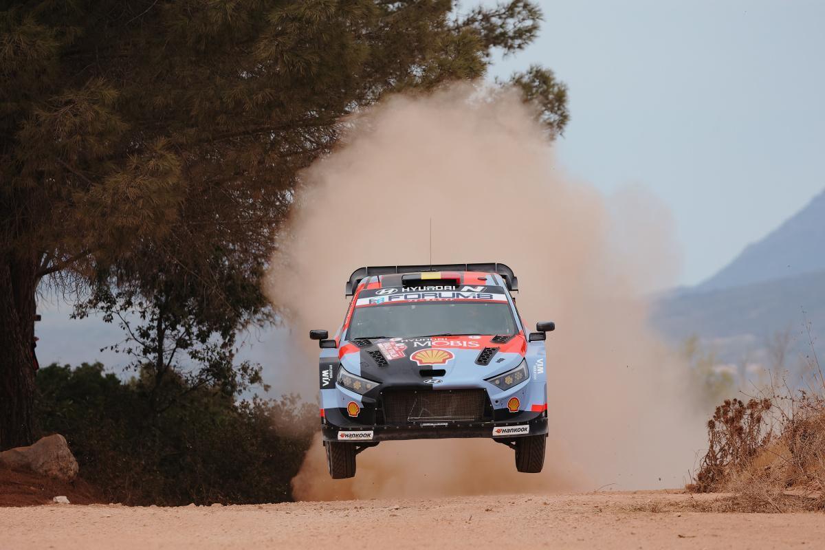 WRC:Fourmaux remonta en un sábado difícil en Cerdeña