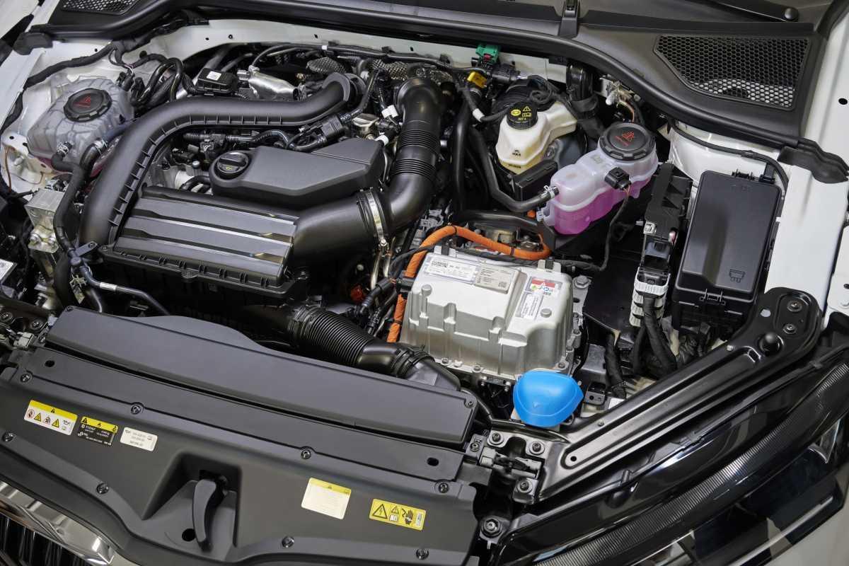 EL ŠKODA OCTAVIA ES EL PRIMER MODELO DE LA MARCA CON UNA MOTORIZACIÓN FULL HYBRID