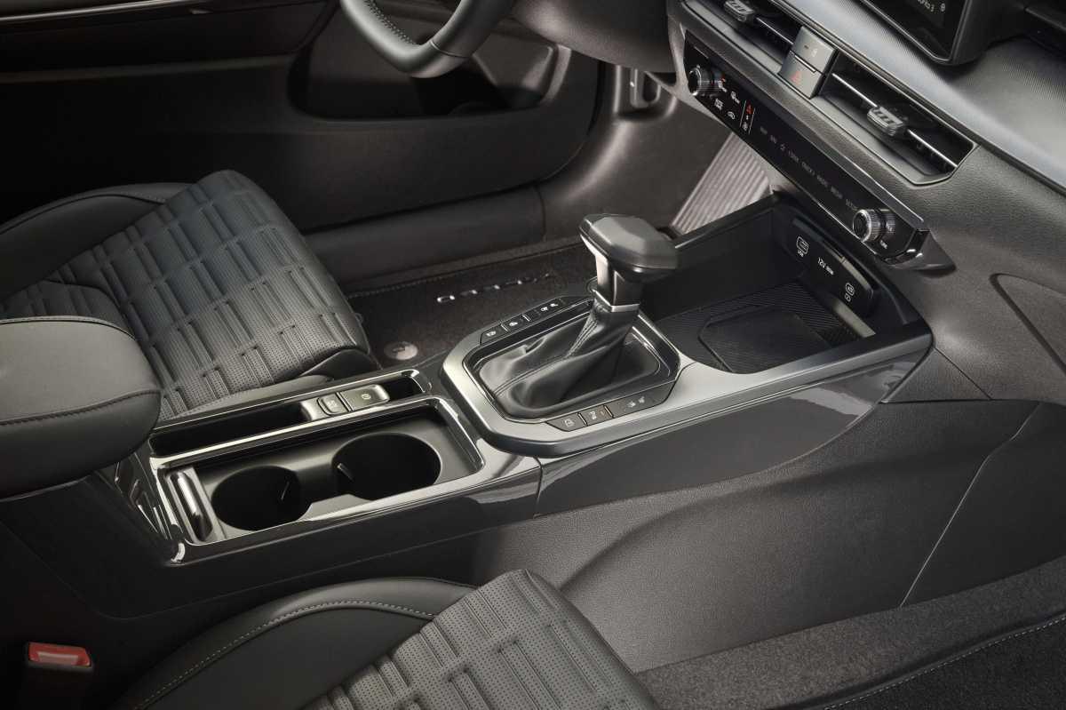 EL NUEVO KIA XCEED COMBINA TECNOLOGÍA INTELIGENTE Y PRACTICIDAD COTIDIANA EN UN CROSSOVER VANGUARDISTA