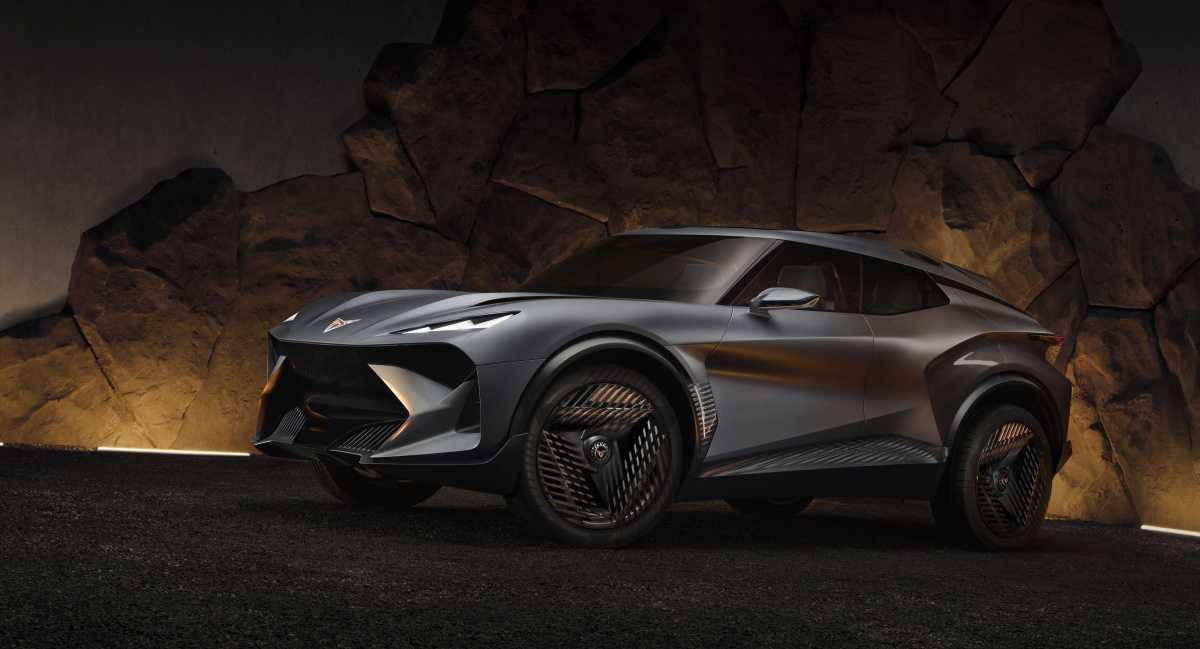 CUPRA DEBUTA EN EL PARIS MOTOR SHOW CON LA PRESENTACIÓN DEL RAVAL CUSTOM CUPRA BY ABT Y EL EQUIPO CUPRA KIRO DE FÓRMULA E