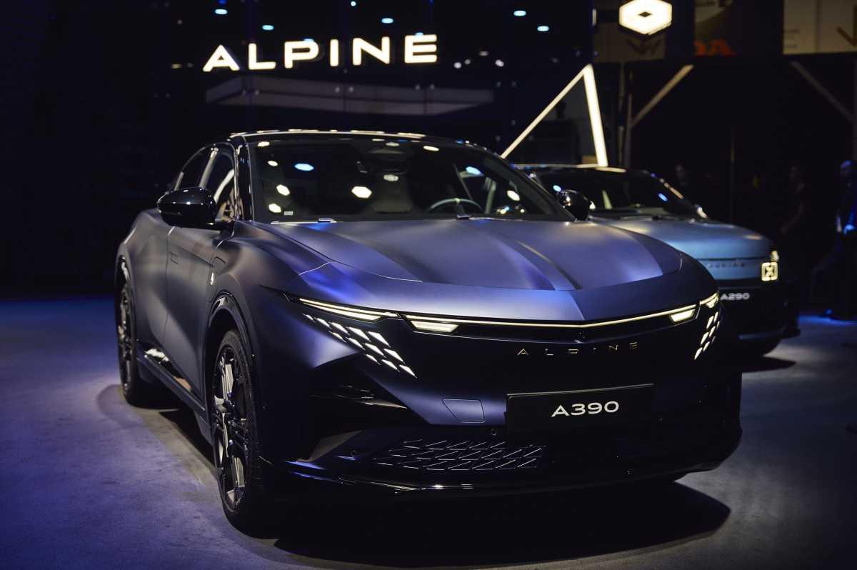 ALPINE EN EL SALÓN DEL AUTOMÓVIL DE PARÍS: DANDO FORMA AL PRÓXIMO CAPÍTULO ALPINE EN EL SALÓN DEL AUTOMÓVIL DE PARÍS: DANDO FORMA AL PRÓXIMO CAPÍTULO