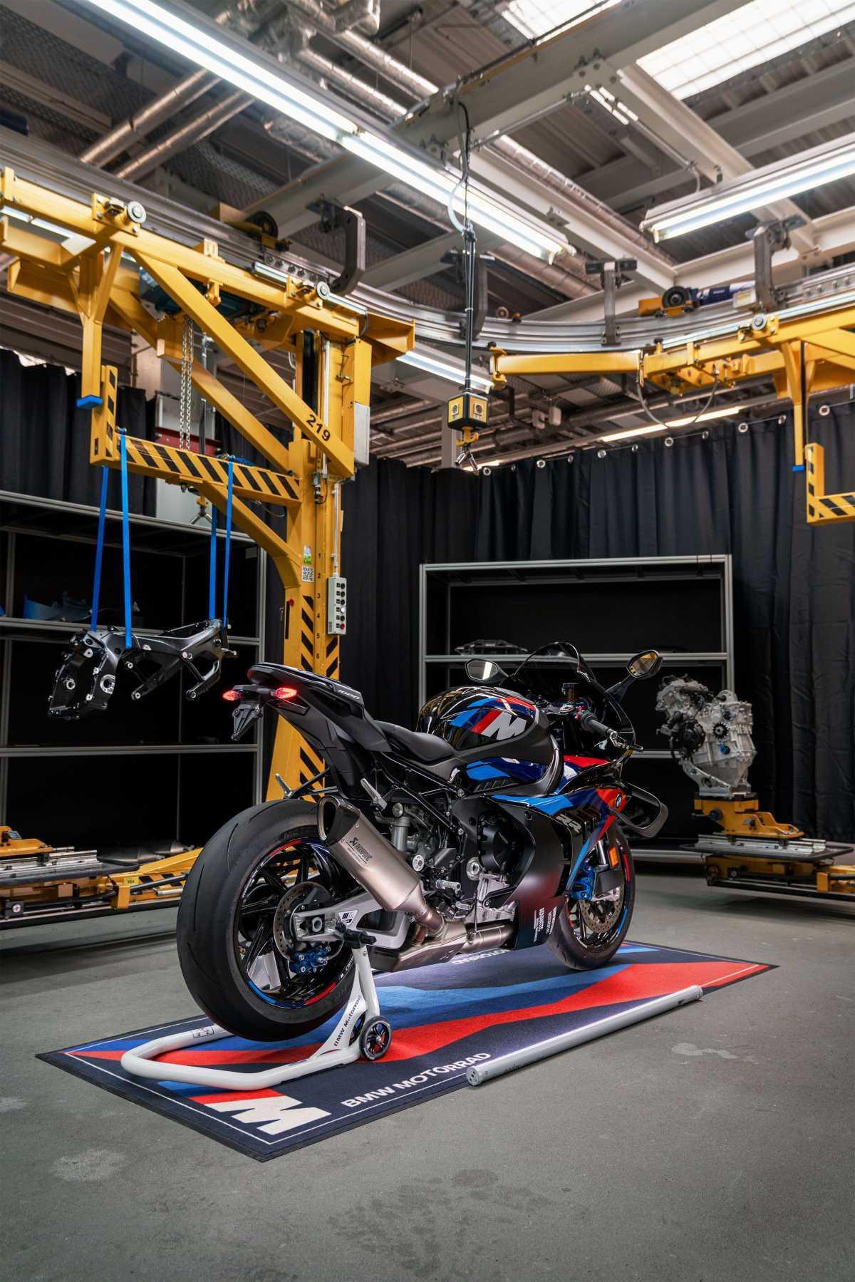 TECNOLOGÍA DE COMPETICIÓN PARA LA CARRETERA: EL NUEVO CHASIS M MOTORSPORT PARA LA BMW M 1000 RR