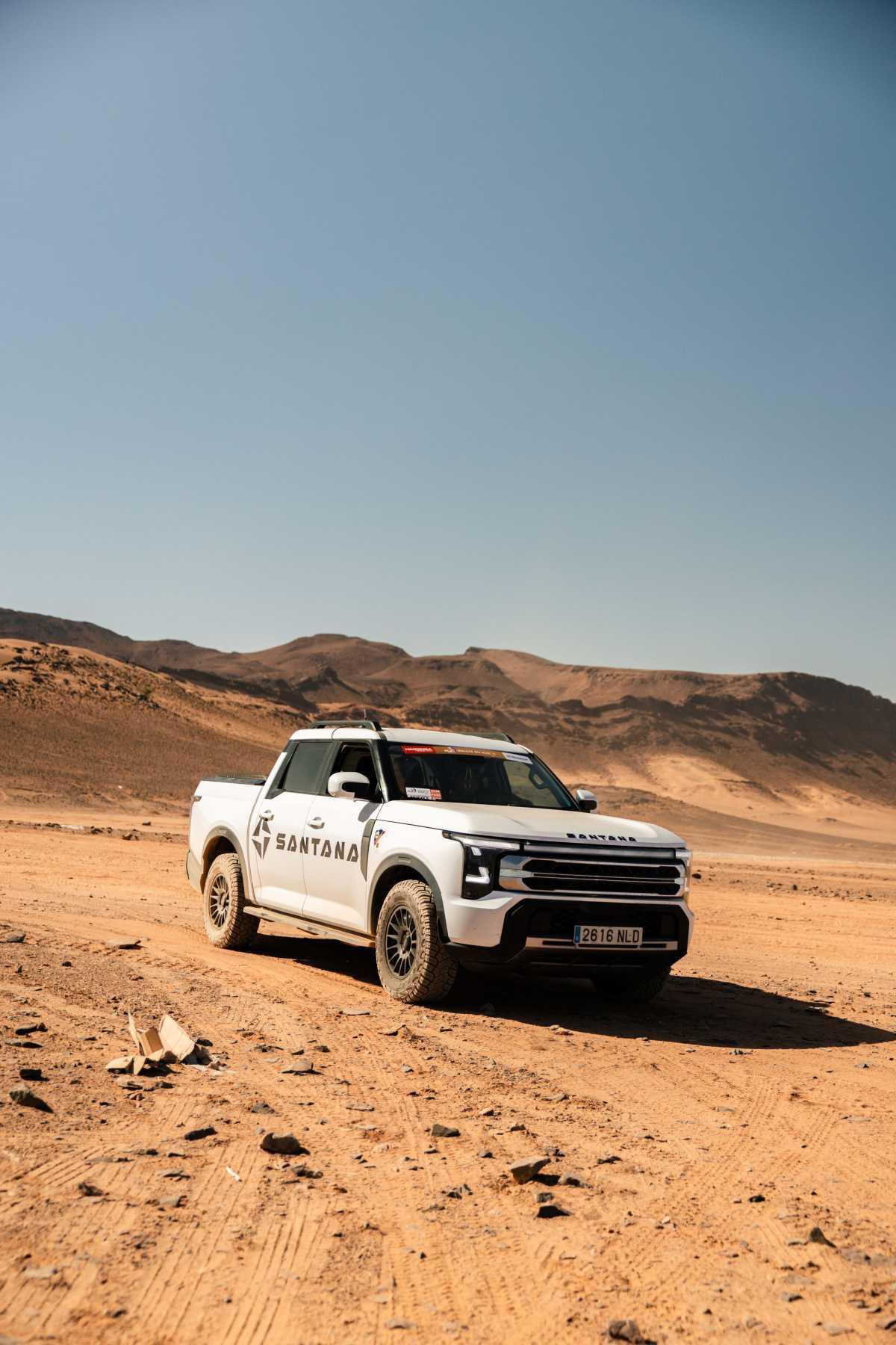 10 SOLUCIONES QUE DEMUESTRAN QUE EL SANTANA 400 ES UN AUTÉNTICO 4X4 CON FORMATO PICK-UP