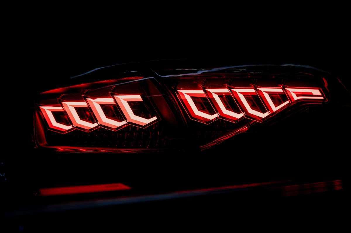 PRIMICIA MUNDIAL EN EL AUDI Q9: PANEL OLED DIGITAL DE DISEÑO CURVO PRIMICIA MUNDIAL EN EL AUDI Q9: PANEL OLED DIGITAL DE DISEÑO CURVO