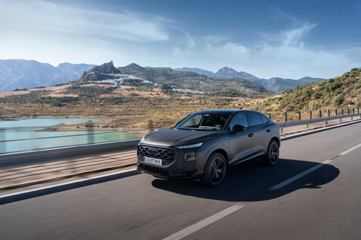 EL AUDI Q3 AMPLÍA SU OFERTA HÍBRIDA ENCHUFABLE Y REFUERZA LA GAMA TFSI CON MÁS POTENCIA Y ELECTRIFICACIÓN EL AUDI Q3 AMPLÍA SU OFERTA HÍBRIDA ENCHUFABLE Y REFUERZA LA GAMA TFSI CON MÁS POTENCIA Y ELECTRIFICACIÓN