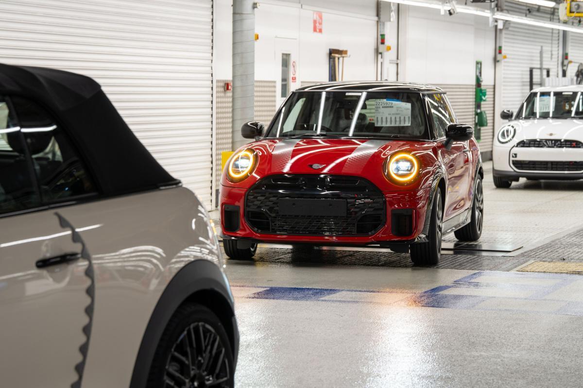 UN MILLÓN DE VEHÍCULOS DESPLAZADOS SIN CONDUCTOR: EL GRUPO BMW AMPLÍA CON ÉXITO LA CONDUCCIÓN AUTOMATIZADA EN PRODUCCIÓN UN MILLÓN DE VEHÍCULOS DESPLAZADOS SIN CONDUCTOR: EL GRUPO BMW AMPLÍA CON ÉXITO LA CONDUCCIÓN AUTOMATIZADA EN PRODUCCIÓN
