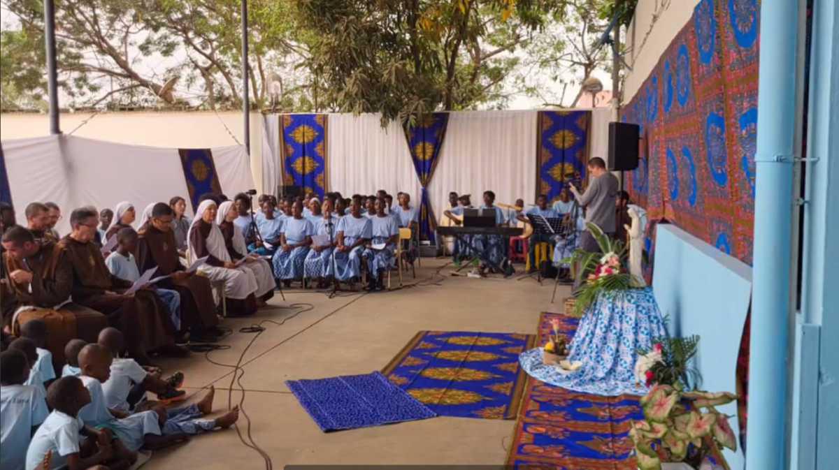 O mundo precisa aprender com a África: saiba o que Cristo Jesus e a Virgem Maria falaram em Angola