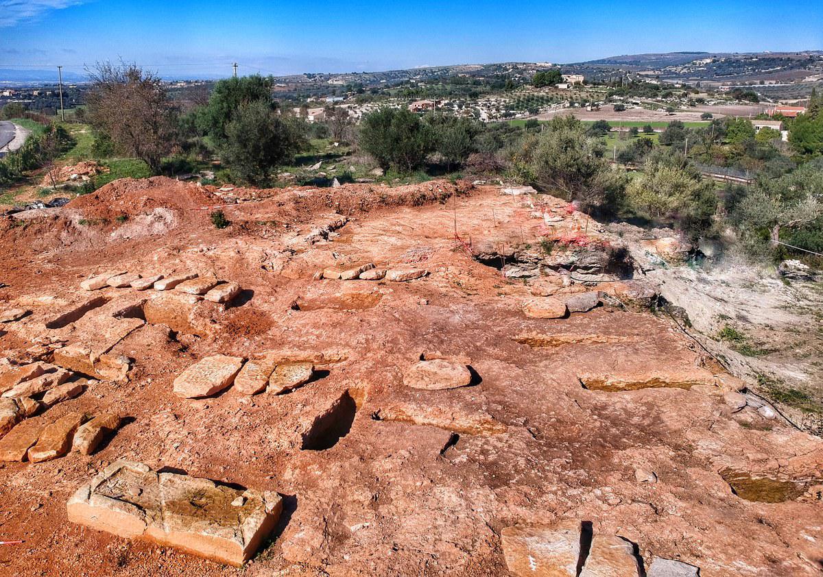 Necropoli di San Nicola - Necropolis of Saint Nicholas Necropoli di San Nicola - Necropolis of Saint Nicholas