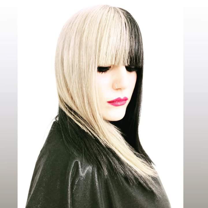 4 Mani Acconciature 4 Mani Acconciature