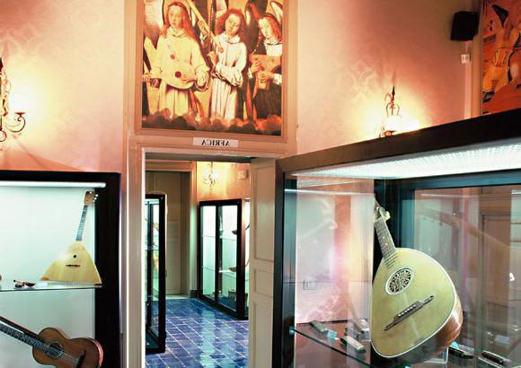 Museo degli Strumenti Etnico Musicali - Museum of Ethnic Musical Instruments Museo degli Strumenti Etnico Musicali - Museum of Ethnic Musical Instruments