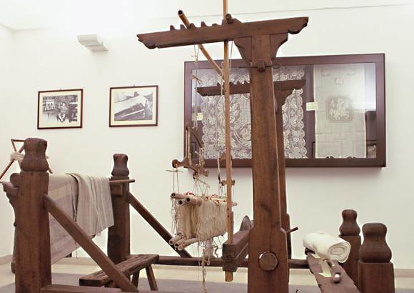 Museo del ricamo e dello sfilato - Embroidery and Drawn Thread Work Museum Museo del ricamo e dello sfilato - Embroidery and Drawn Thread Work Museum